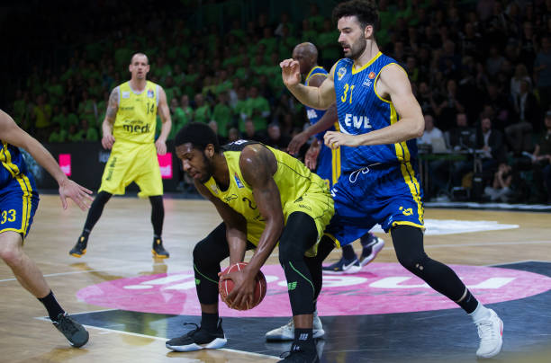 前景蒙上阴 前景蒙上阴