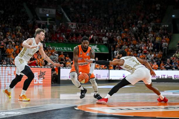 与最强者同 与最强者同