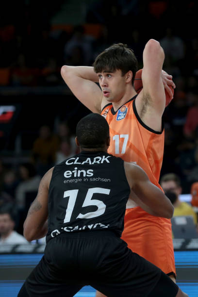 签署浮动薪 签署浮动薪